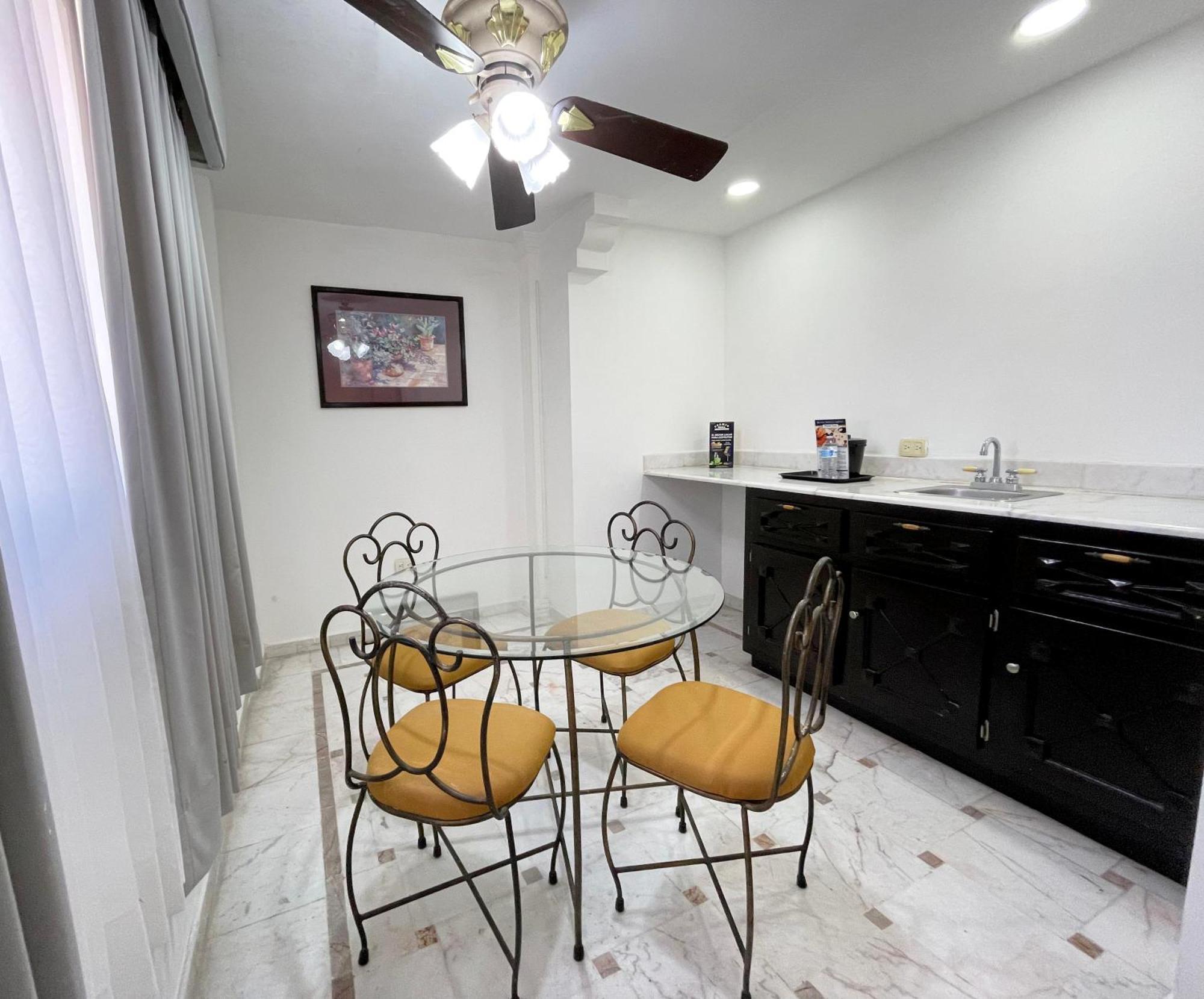 Wyndham Garden Los Mochis Plaza Inn Kültér fotó